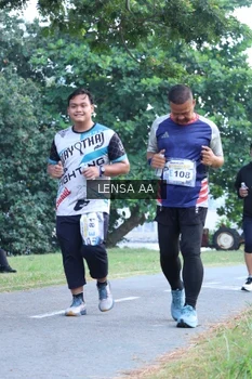 Runner Photo 4321649
