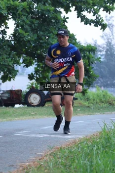Runner Photo 4321666