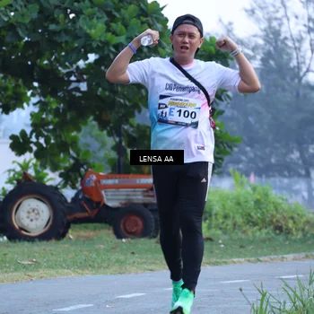 Runner Photo 4321676