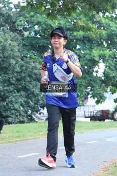 Runner Photo 4321736