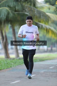 Runner Photo 4322515