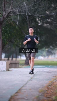 Runner Photo 4322573