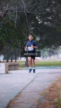 Runner Photo 4322598
