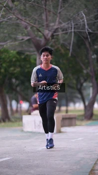 Runner Photo 4322619