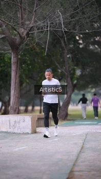Runner Photo 4322644