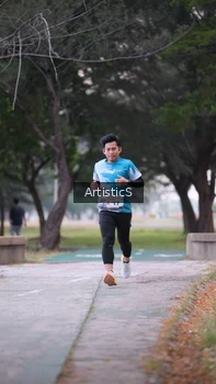 Runner Photo 4322673