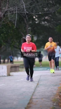 Runner Photo 4322715