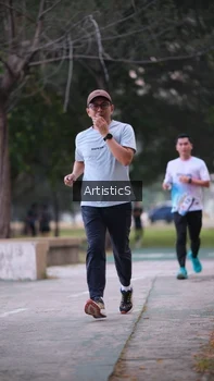 Runner Photo 4322733
