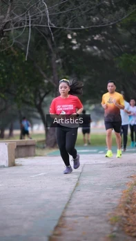 Runner Photo 4322735