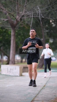 Runner Photo 4323004