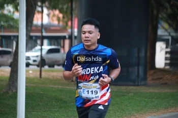 Runner Photo 4323033