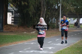 Runner Photo 4323043