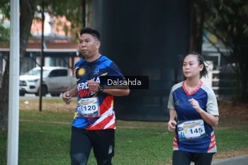 Runner Photo 4323047