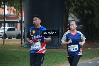 Runner Photo 4323049