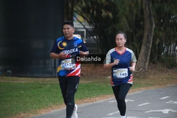 Runner Photo 4323050