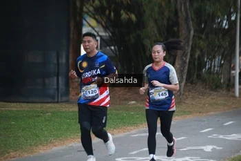 Runner Photo 4323052
