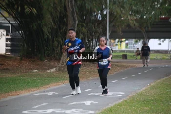 Runner Photo 4323053
