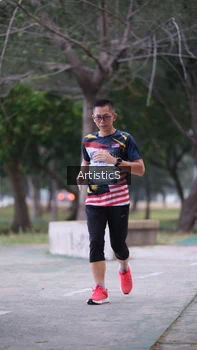 Runner Photo 4323066