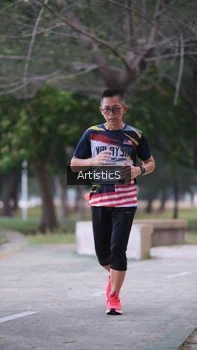 Runner Photo 4323069