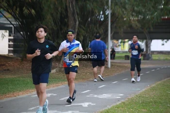 Runner Photo 4323071