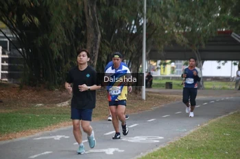 Runner Photo 4323074