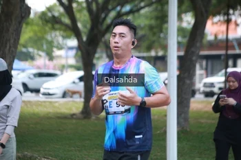 Runner Photo 4323075