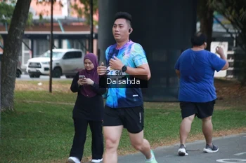 Runner Photo 4323079
