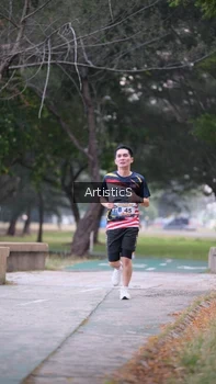 Runner Photo 4323103