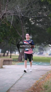 Runner Photo 4323109