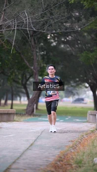 Runner Photo 4323110
