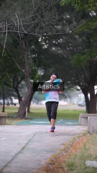 Runner Photo 4323129