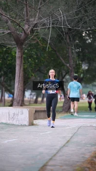 Runner Photo 4323130