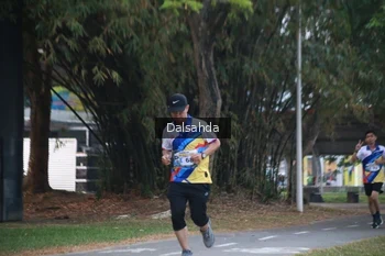 Runner Photo 4323133