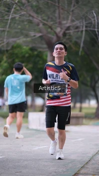 Runner Photo 4323151