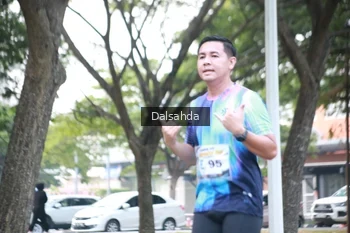 Runner Photo 4323157