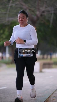 Runner Photo 4323158
