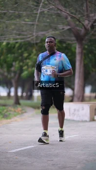 Runner Photo 4323161