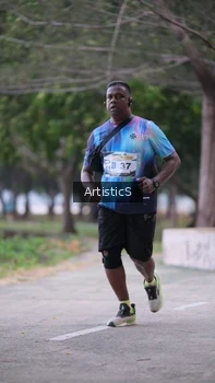 Runner Photo 4323166