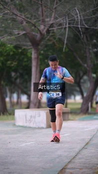 Runner Photo 4323172