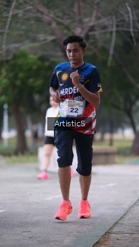 Runner Photo 4323182