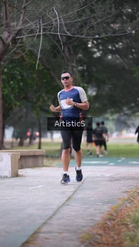 Runner Photo 4323185
