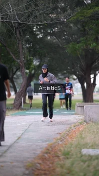 Runner Photo 4323215