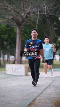 Runner Photo 4323218