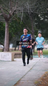 Runner Photo 4323219