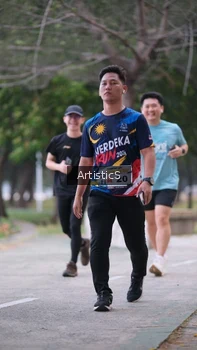 Runner Photo 4323224