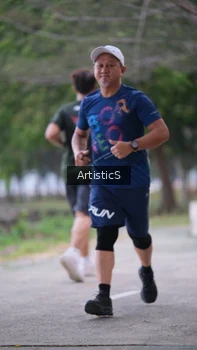 Runner Photo 4323235