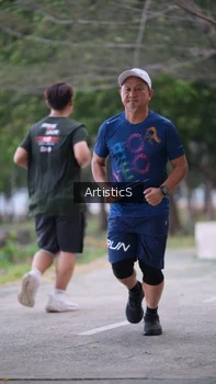 Runner Photo 4323236