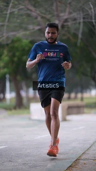 Runner Photo 4323247