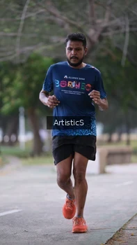 Runner Photo 4323249