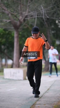 Runner Photo 4323252